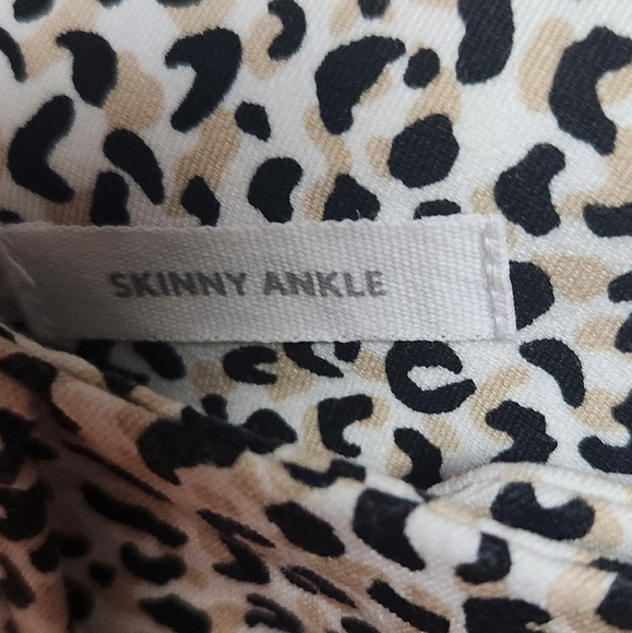 LOFT Black and White Chino Pants with Leopard Print - Picture 5 of 5